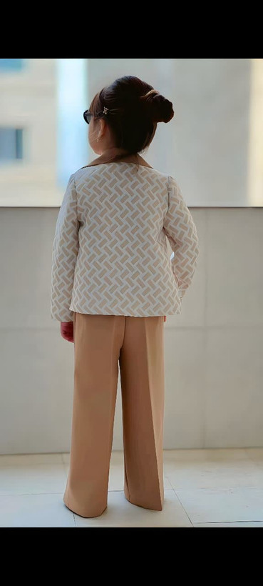 ست ۳ تیکه کت و شلوار و تاپ دخترانه بچگانه جنس کت ژاکارد ترک و تاپ و شلوار مازراتی